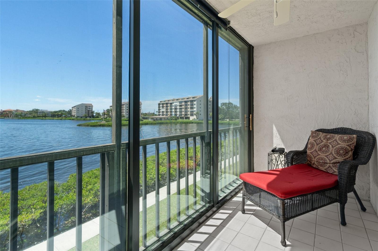 SAND PEBBLE POINTE CONDO 01 AMD 02 - Residential
