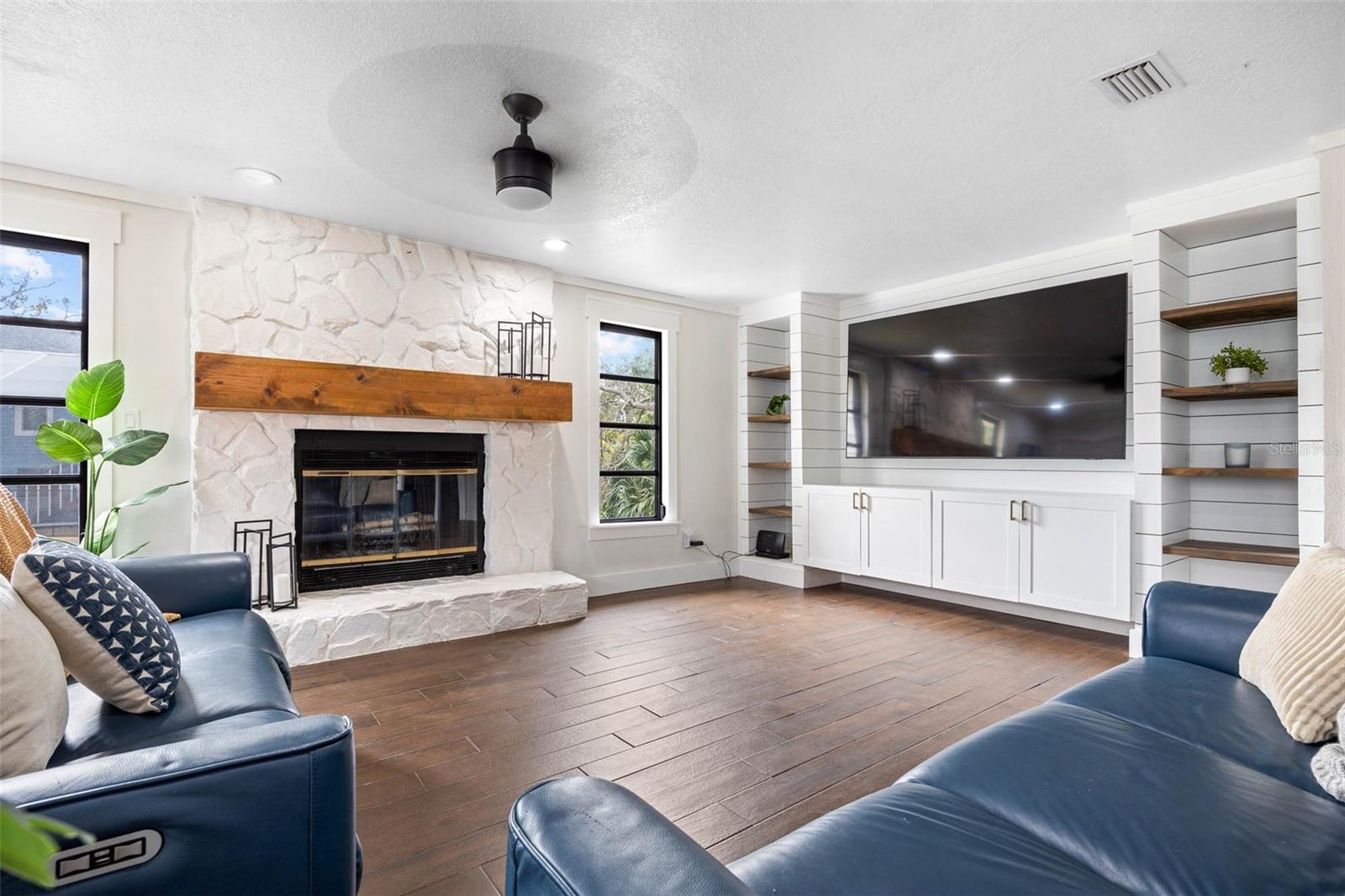 HARBOR VIEW A - Residential