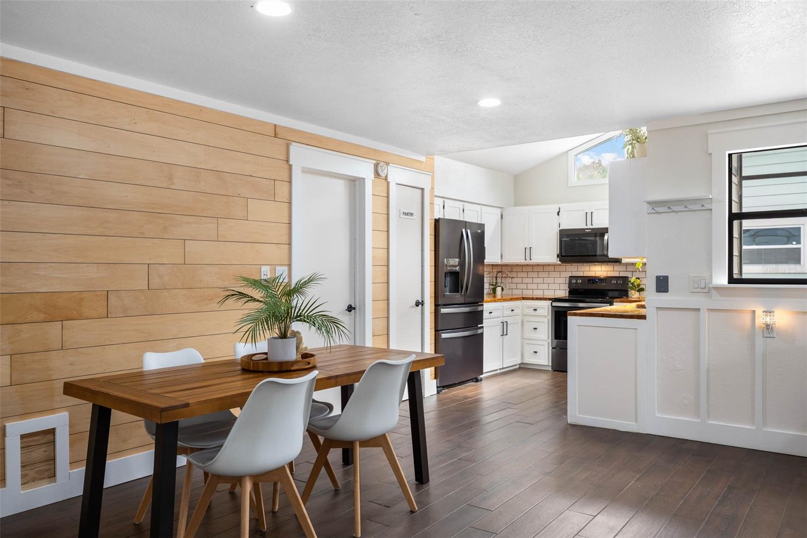 HARBOR VIEW A - Residential