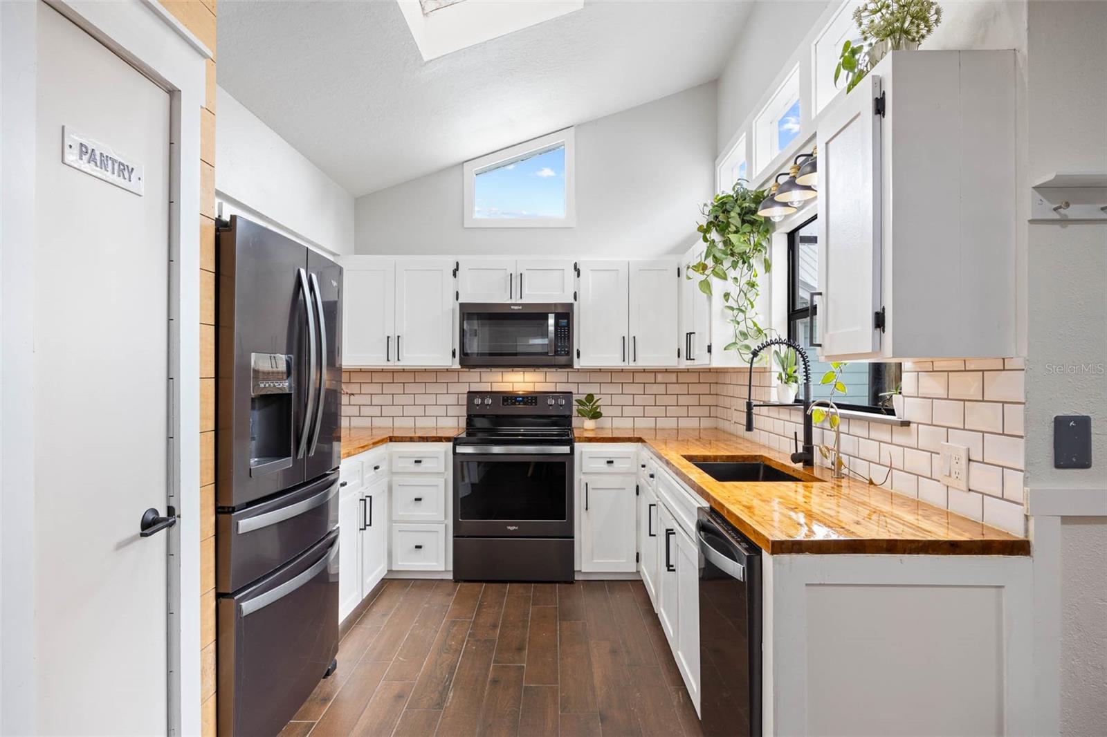 HARBOR VIEW A - Residential