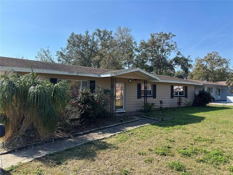 Photo of 780 Avenue H NE, Winter Haven, FL 33881 (MLS # O6406074)