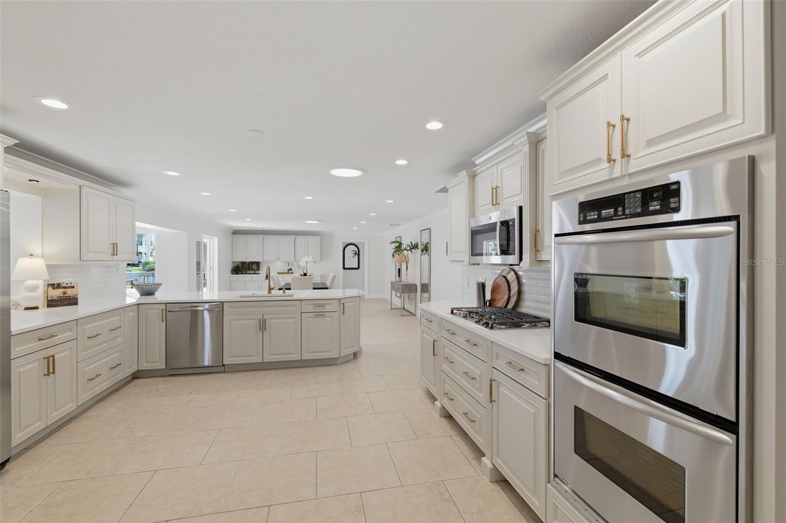 VENETIAN ISLES - Residential