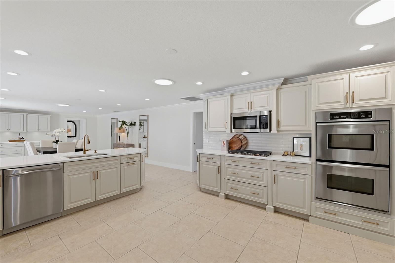 VENETIAN ISLES - Residential