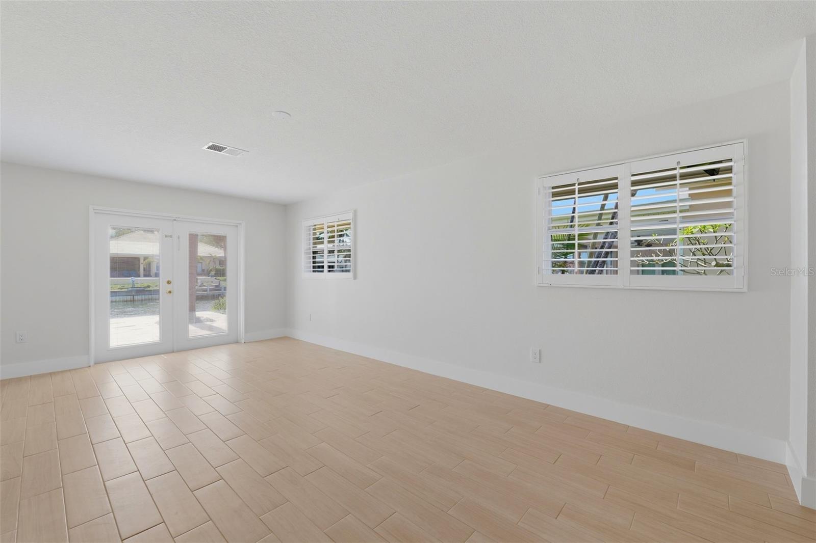 VENETIAN ISLES - Residential