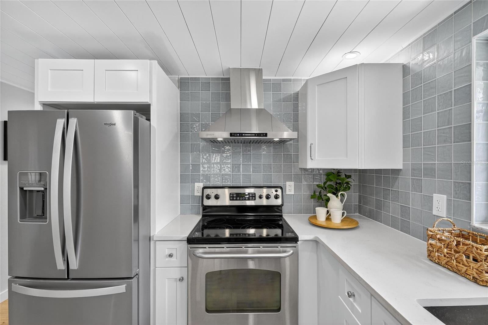 APOLLO BEACH UNIT TWO - Residential