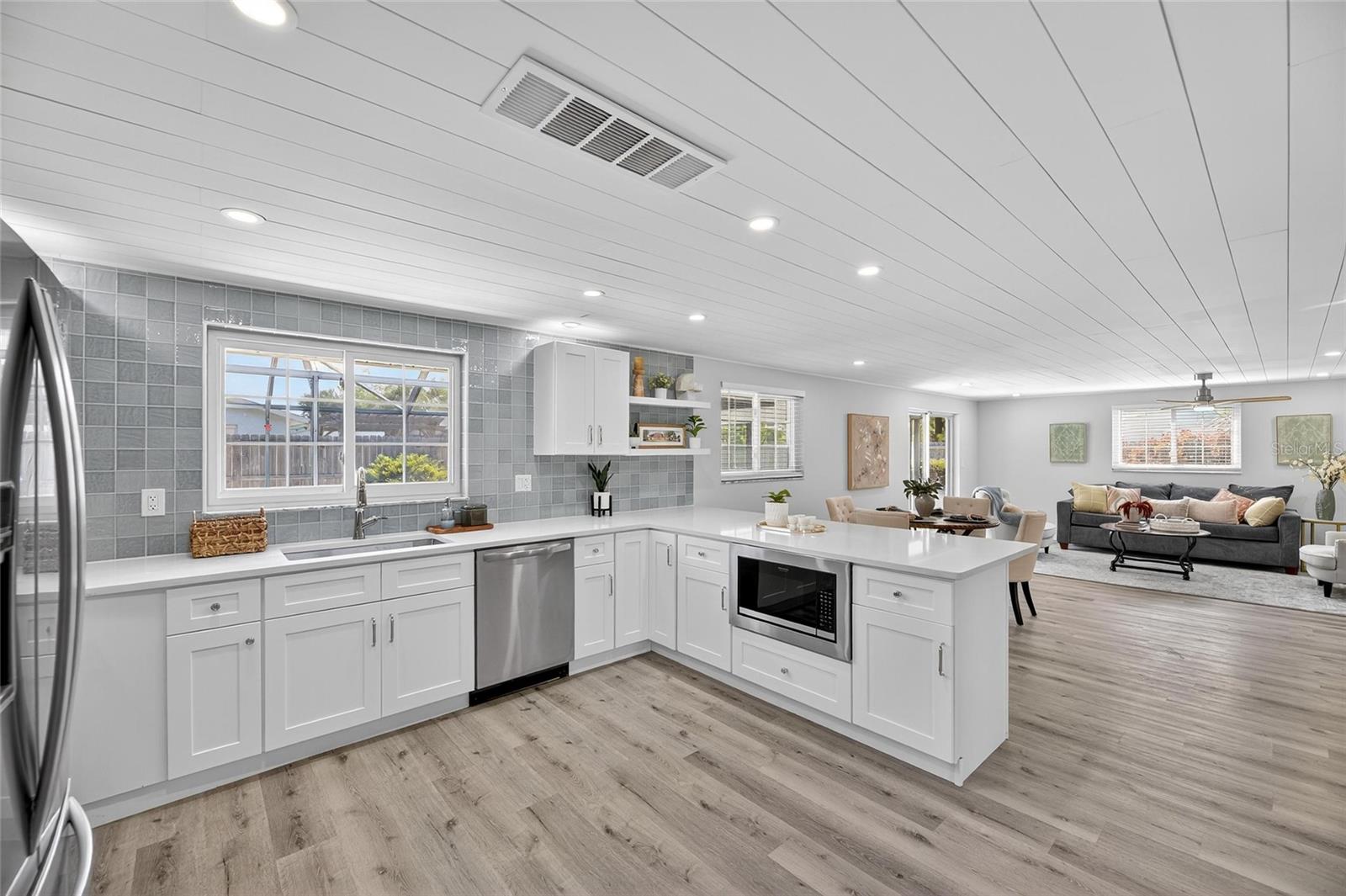 APOLLO BEACH UNIT TWO - Residential