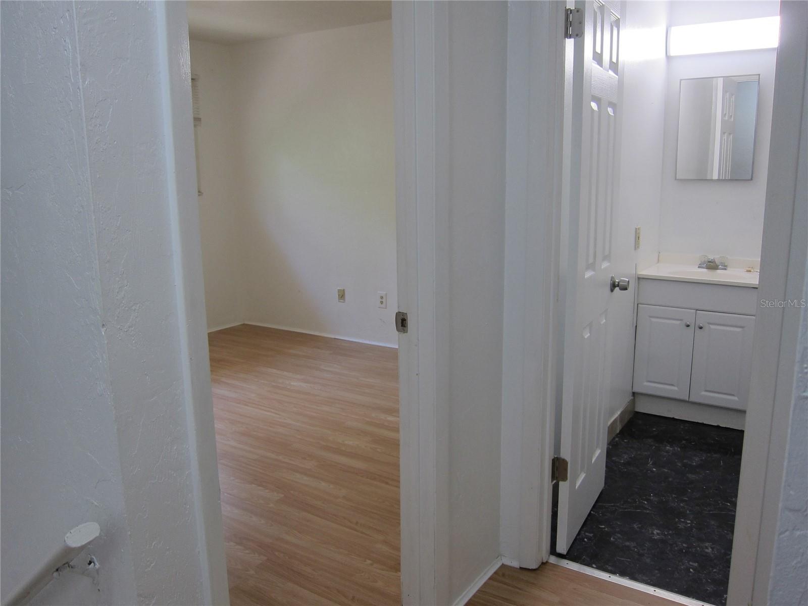 SUGARFOOT OAKS - Residential Lease