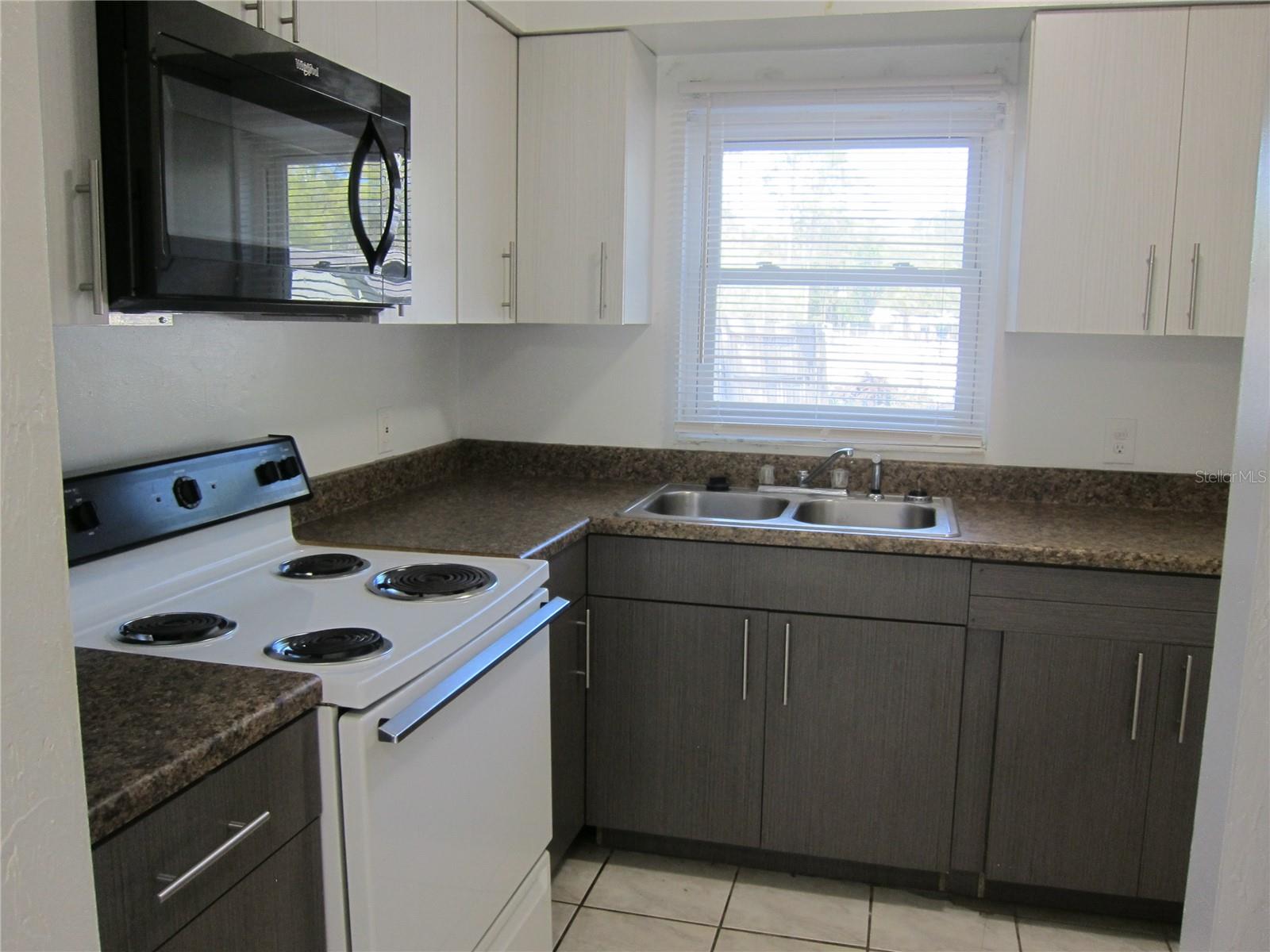 SUGARFOOT OAKS - Residential Lease