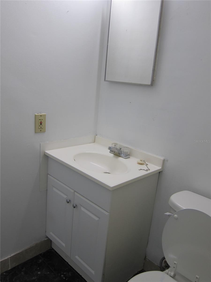 SUGARFOOT OAKS - Residential Lease