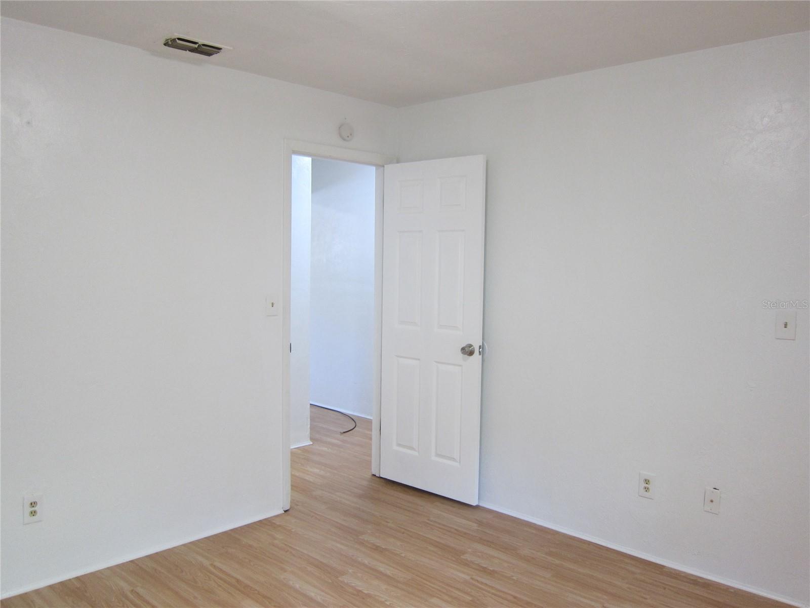 SUGARFOOT OAKS - Residential Lease