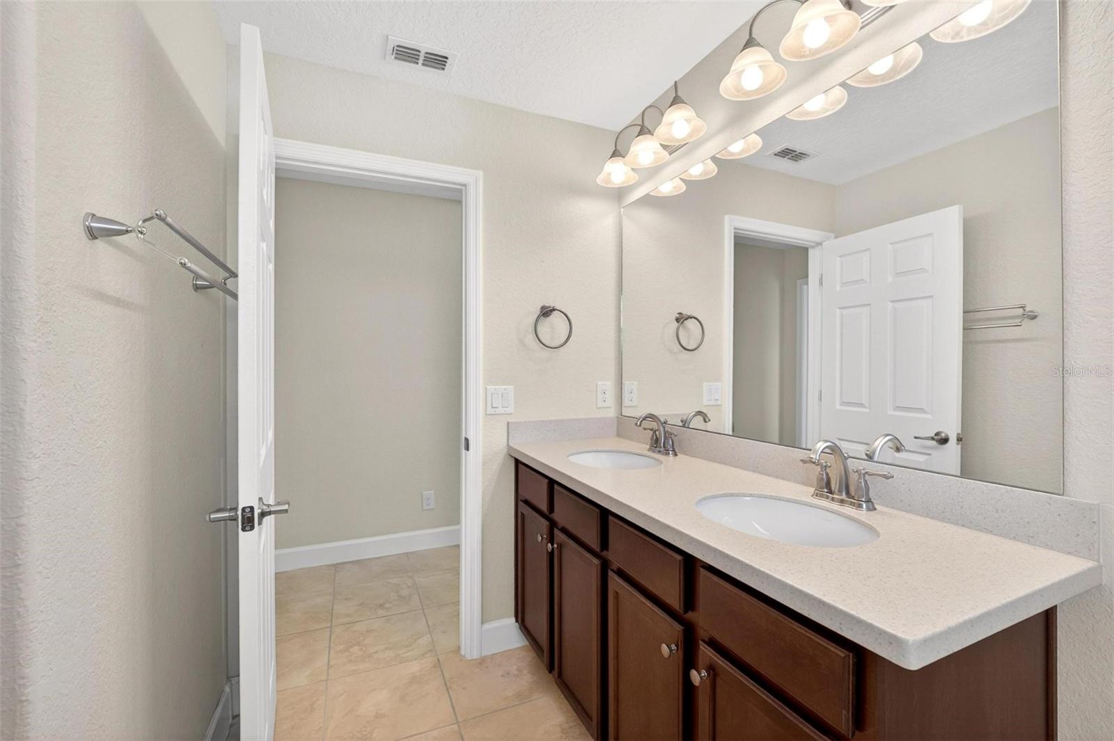 CYPRESS RESERVE VILLAS - Residential