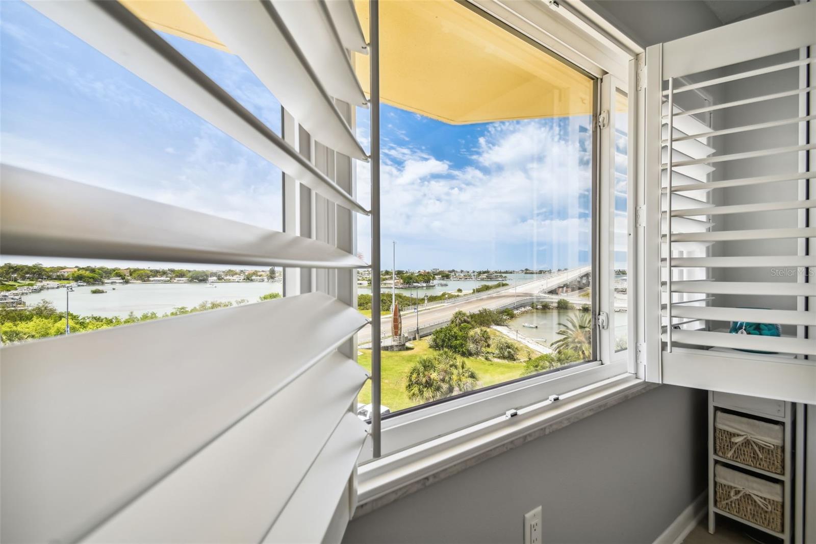 HARBOUR CLUB CONDO - Residential