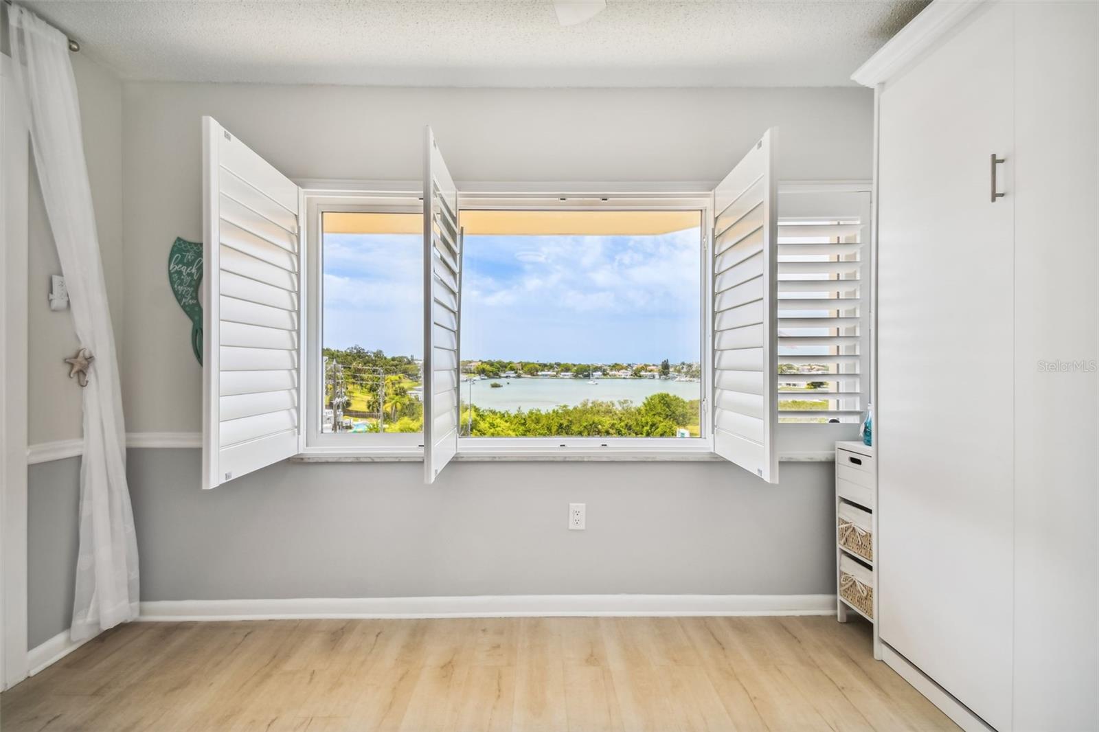 HARBOUR CLUB CONDO - Residential