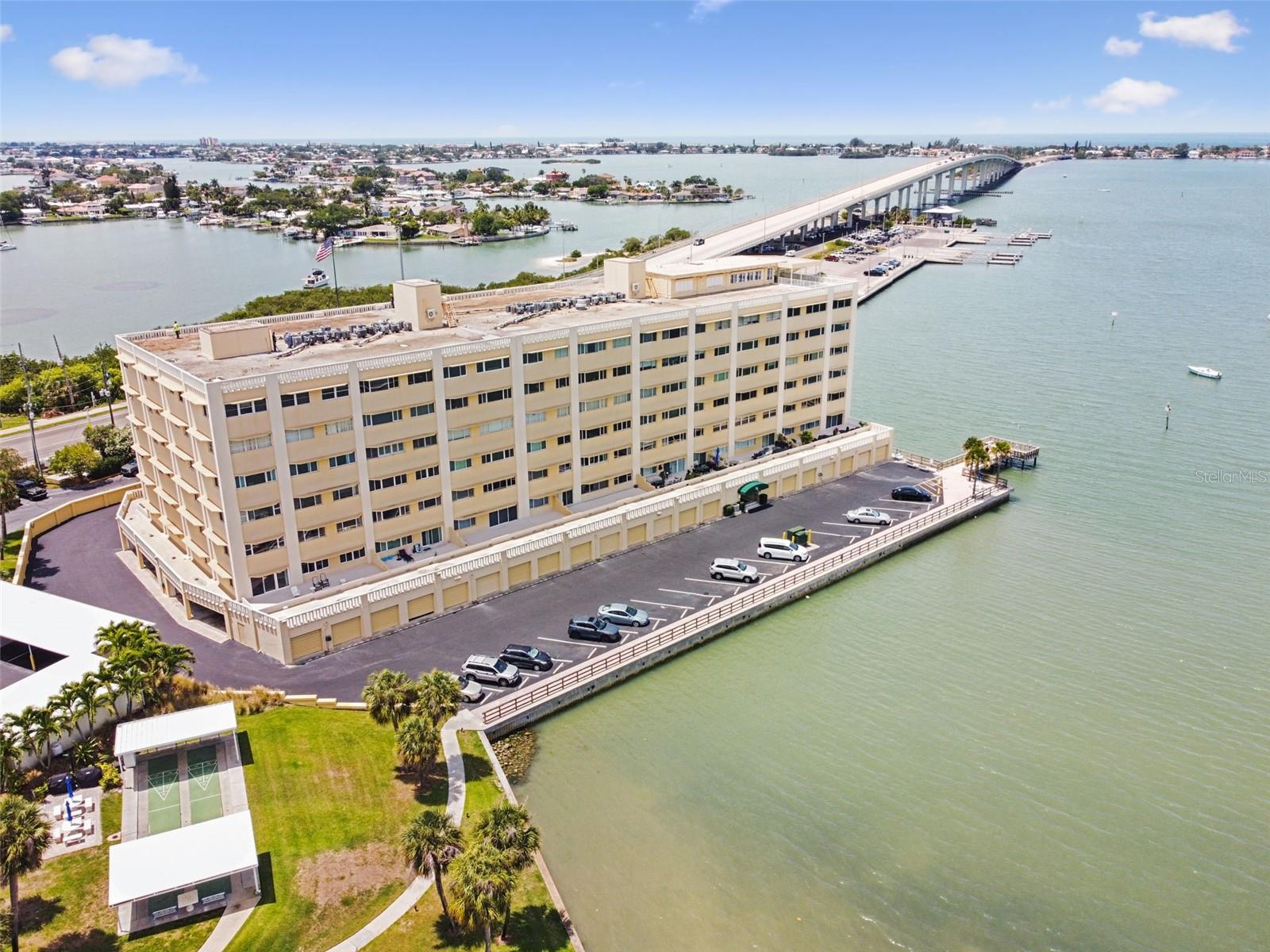 100 BLUFF VIEW DRIVE 411C