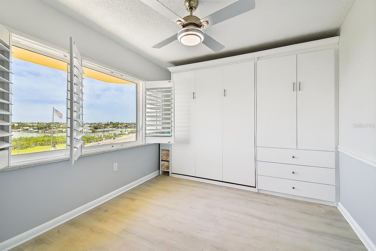 HARBOUR CLUB CONDO - Residential