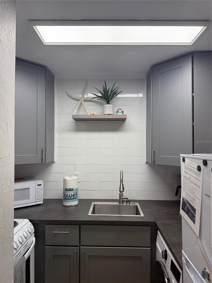 PELICAN GARDENS - Residential Income