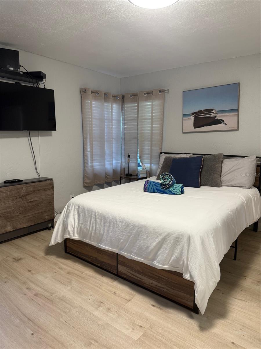 PELICAN GARDENS - Residential Income