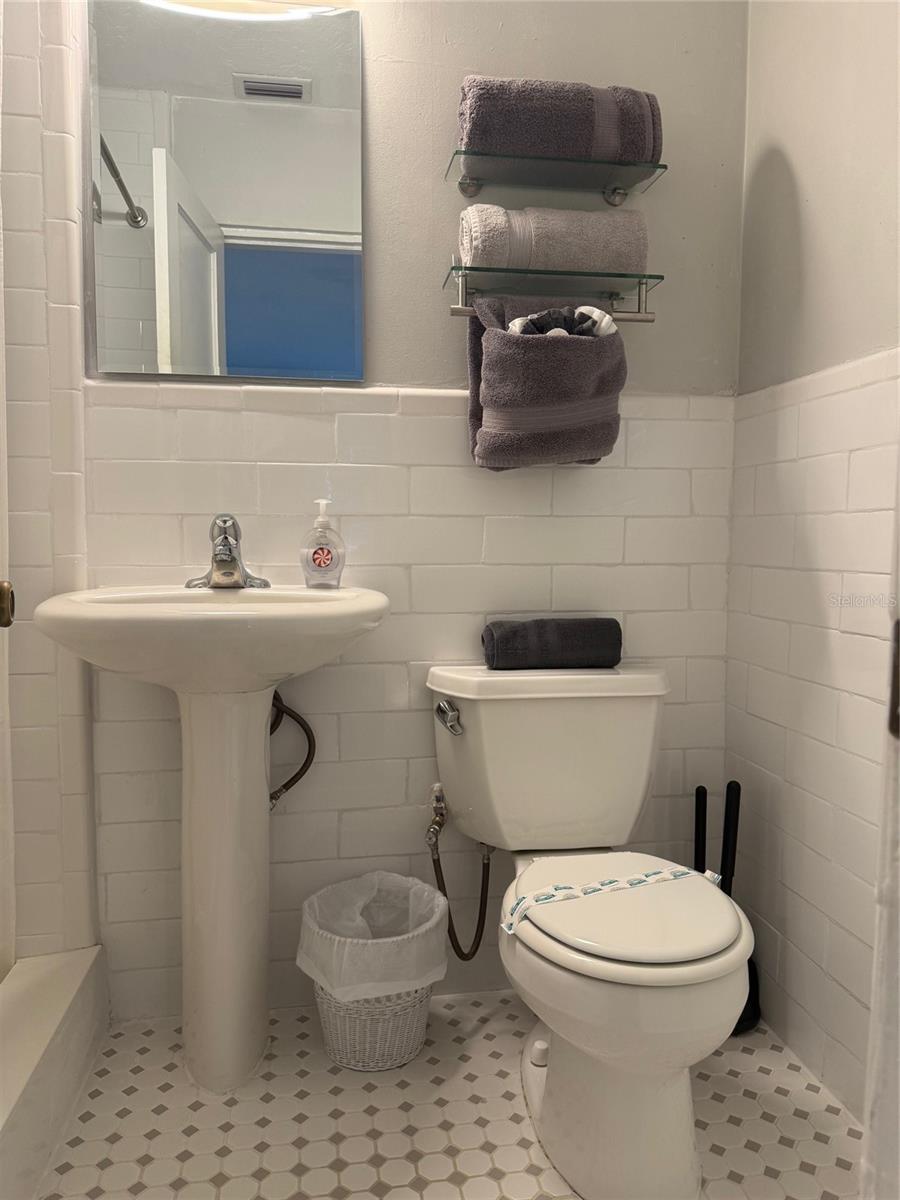 PELICAN GARDENS - Residential Income