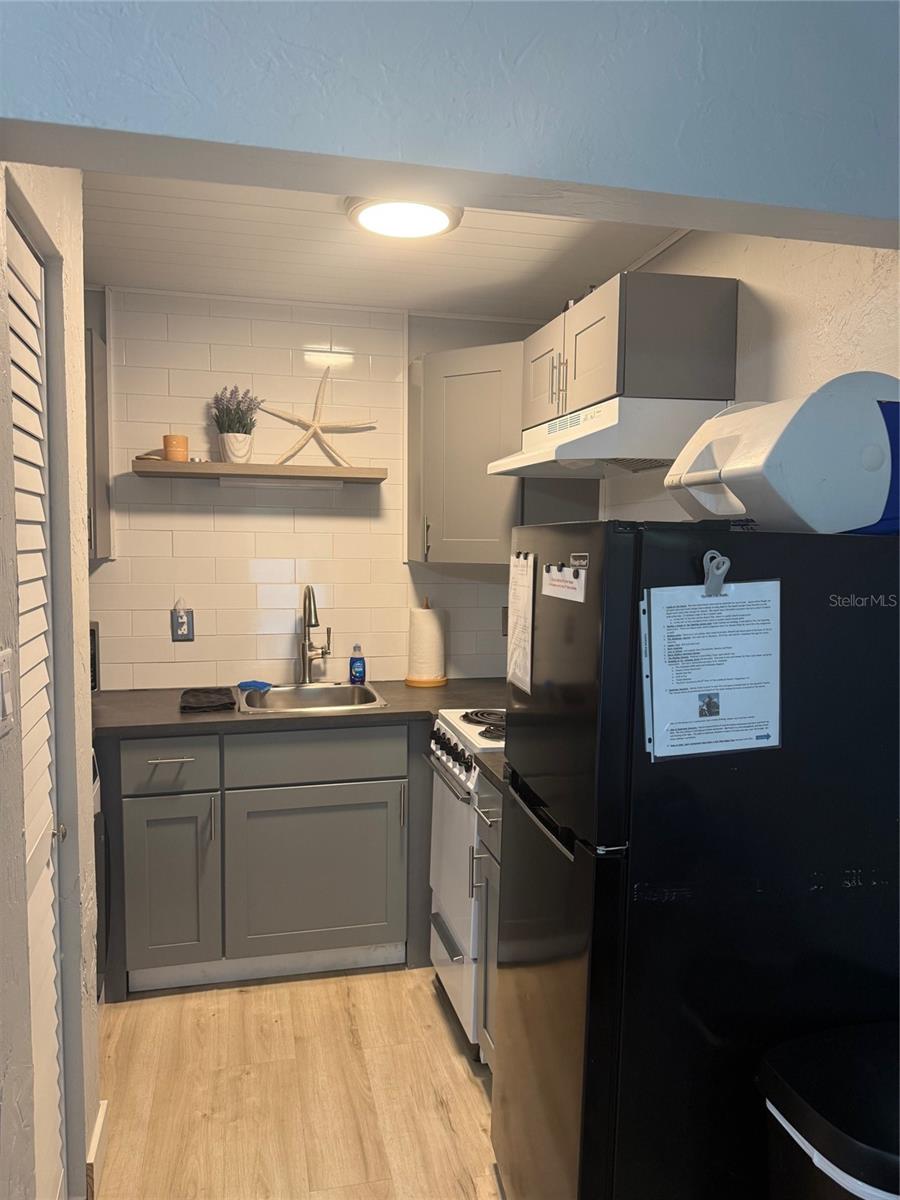 PELICAN GARDENS - Residential Income