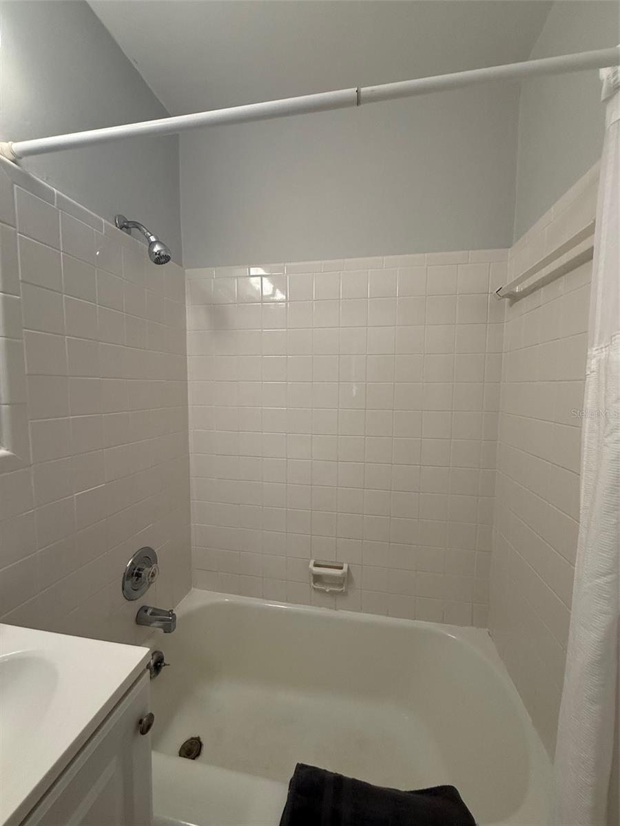 PELICAN GARDENS - Residential Income