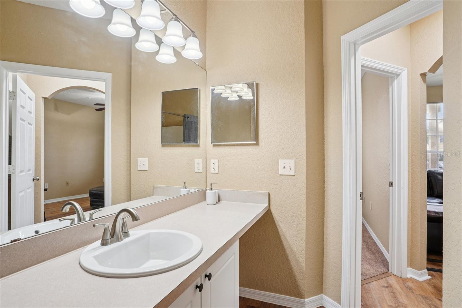 CRESCENT PLACE AT LAKE LOTUS CONDO - Residential