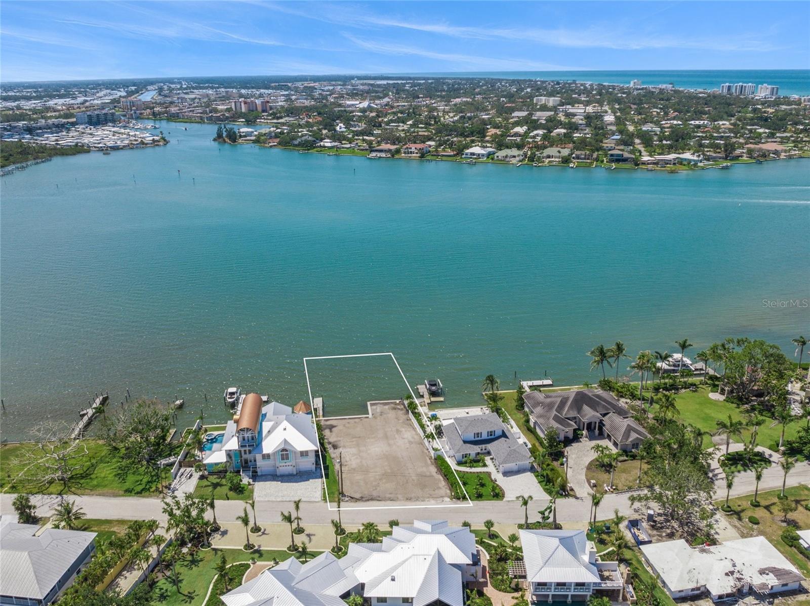 325 SUNRISE DRIVE