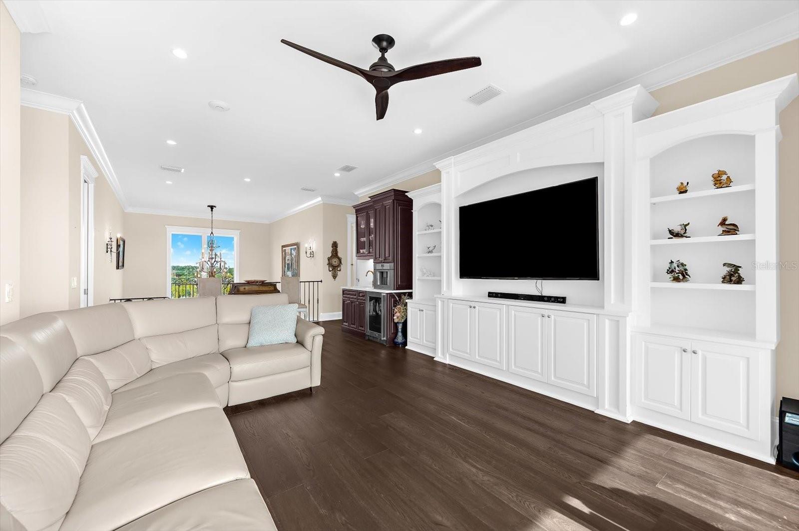 SUNRISE PARK - Residential