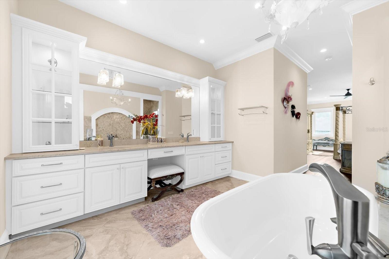 SUNRISE PARK - Residential