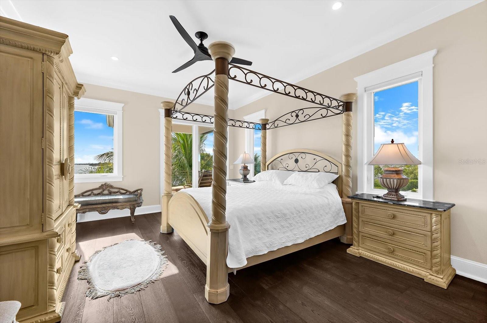 SUNRISE PARK - Residential