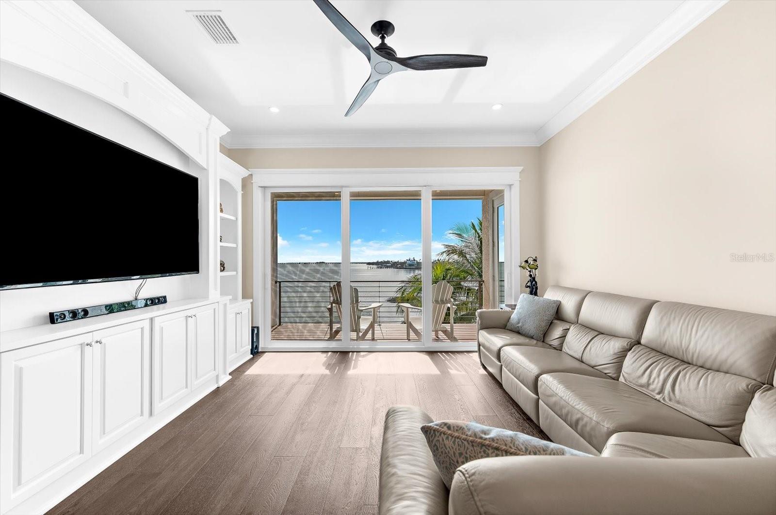 SUNRISE PARK - Residential