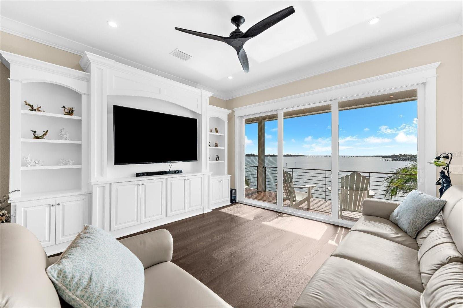 SUNRISE PARK - Residential