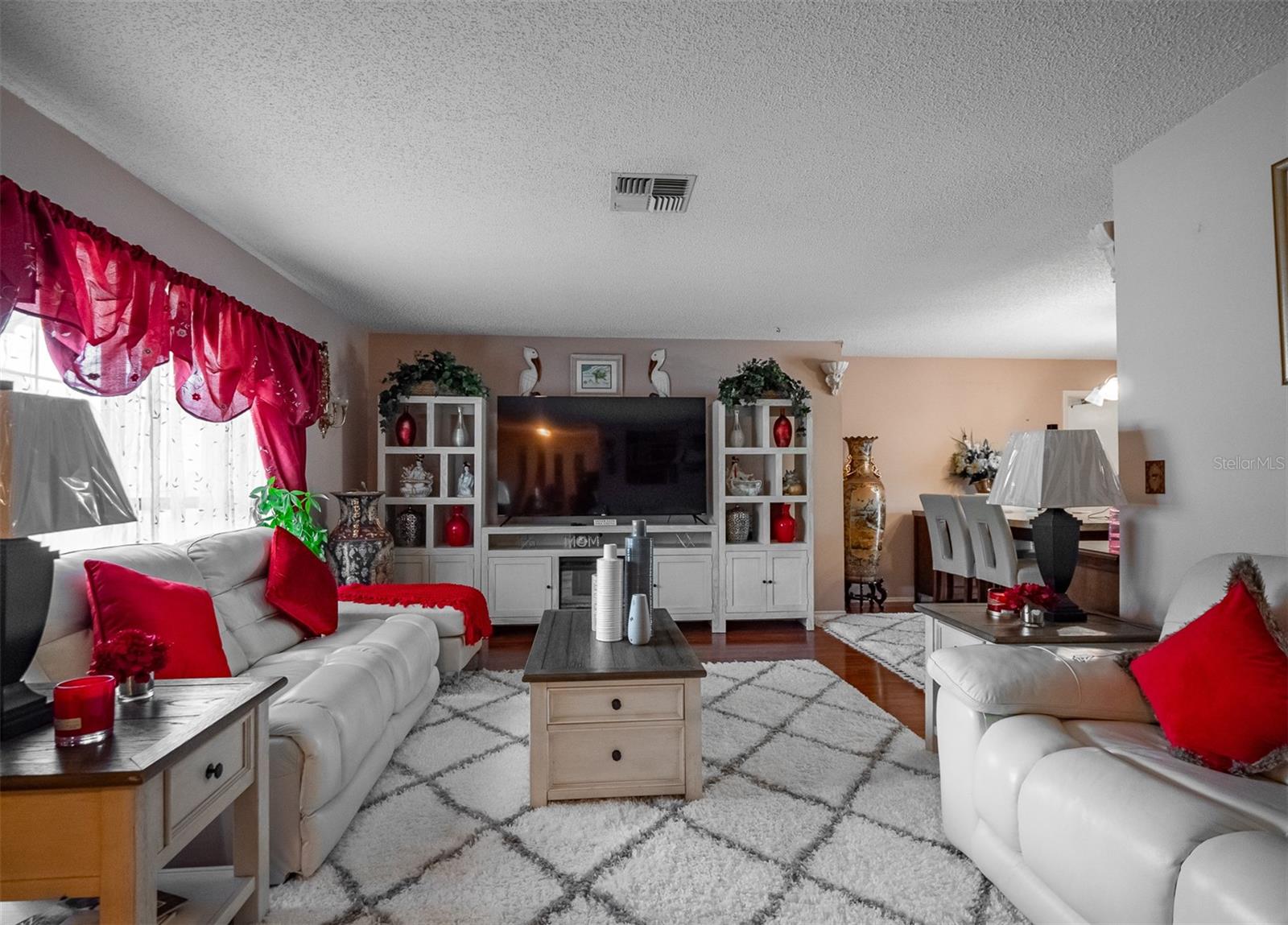 RAVENSWOOD VILLAGE - Residential