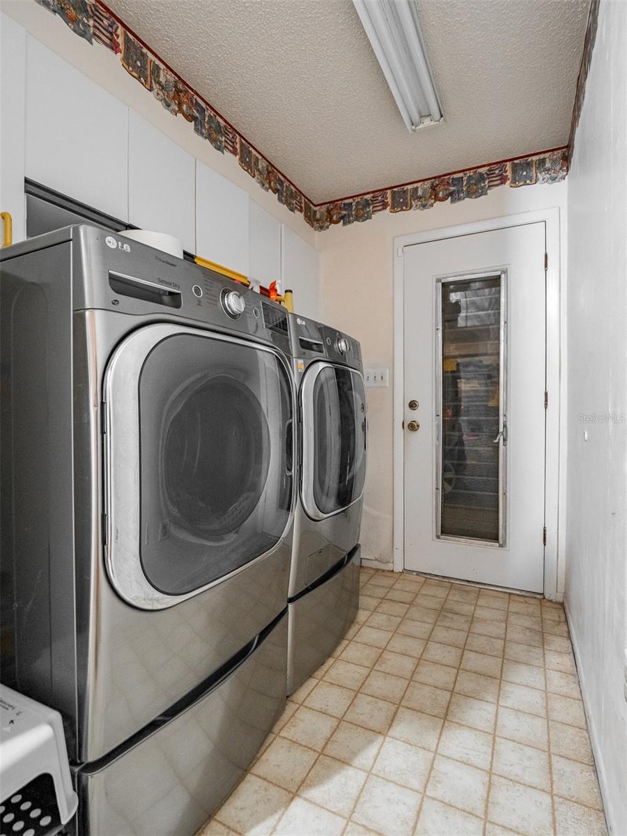 RAVENSWOOD VILLAGE - Residential