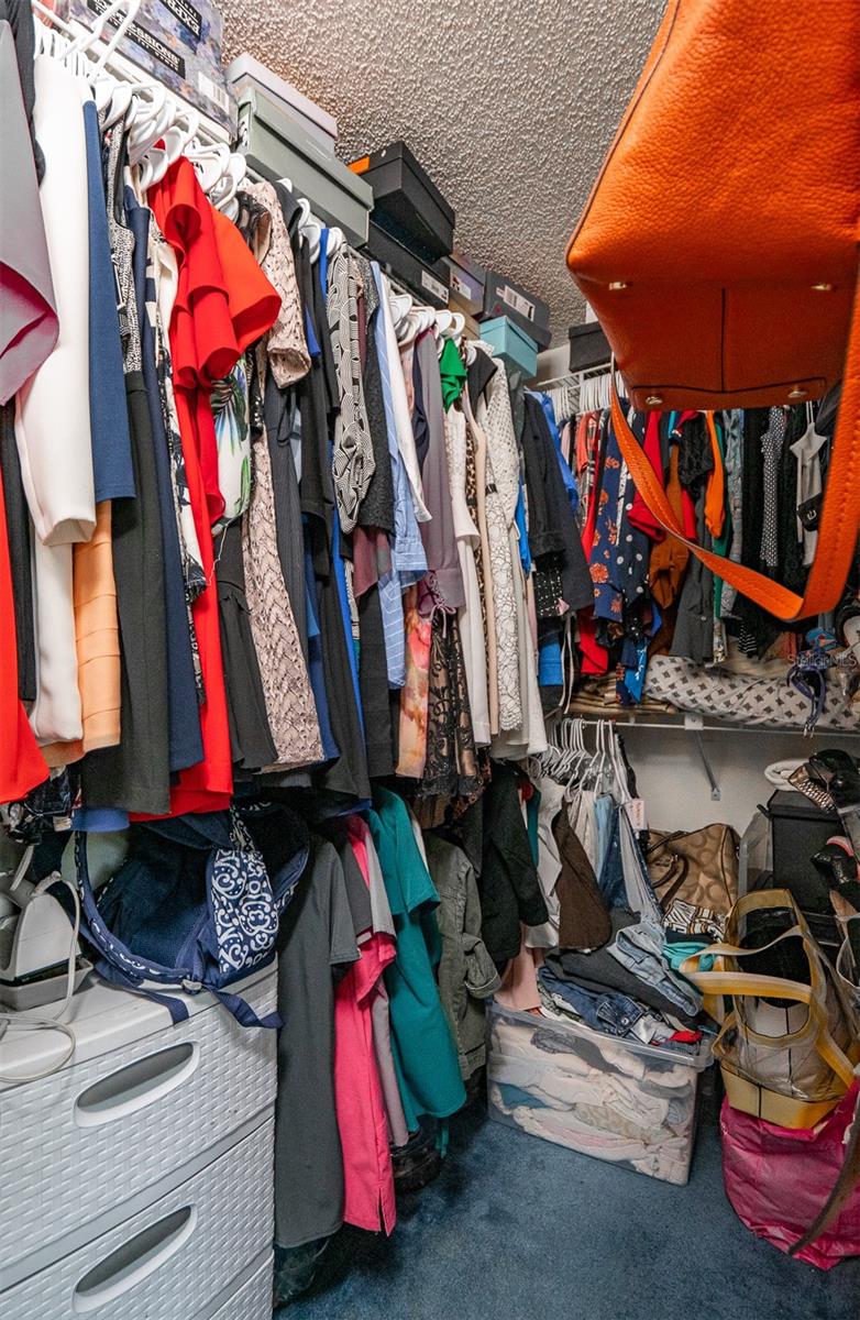 RAVENSWOOD VILLAGE - Residential