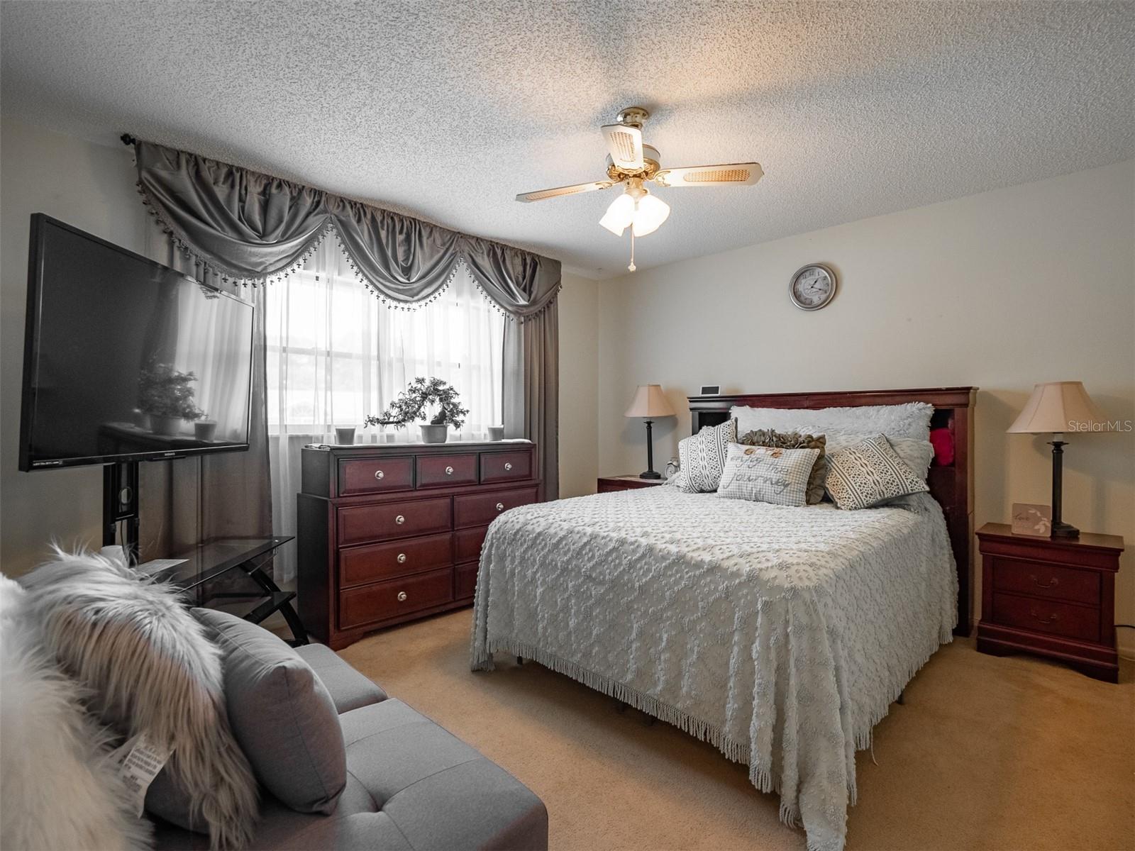 RAVENSWOOD VILLAGE - Residential