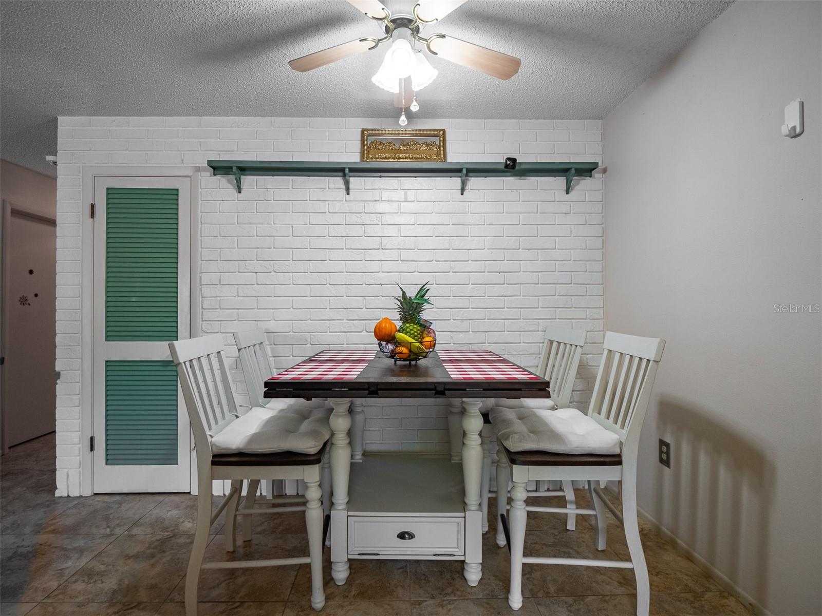 RAVENSWOOD VILLAGE - Residential