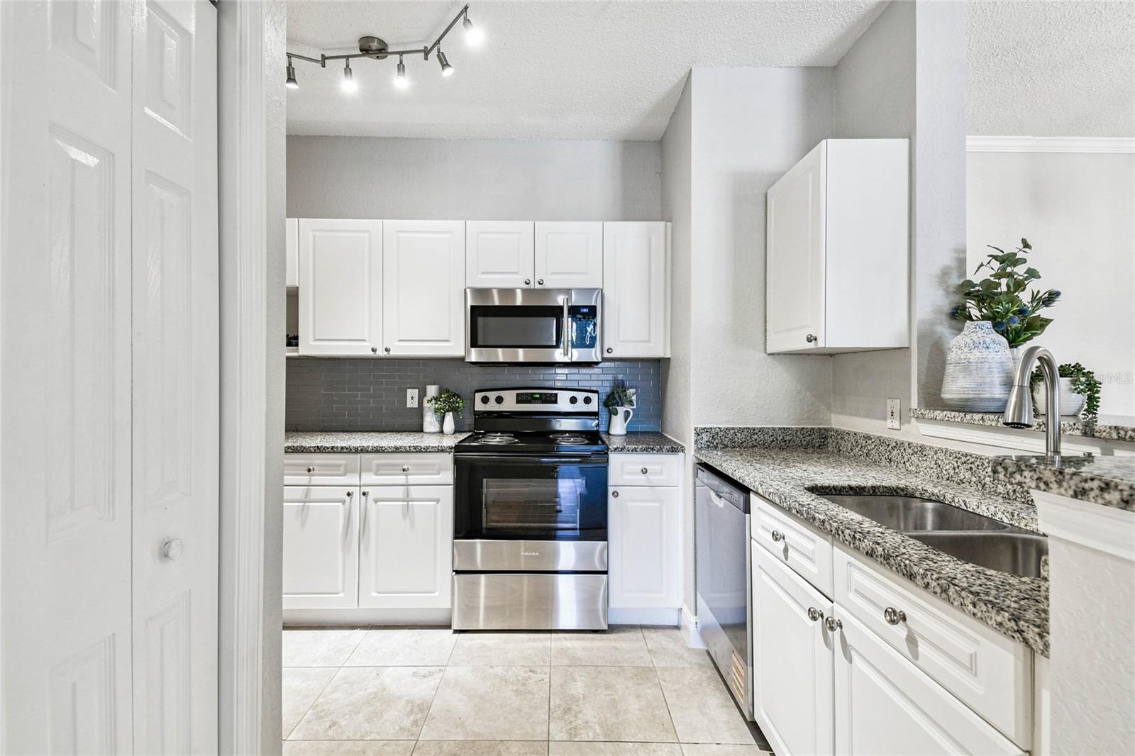 ENCLAVE AT RICHMOND PLACE - Residential