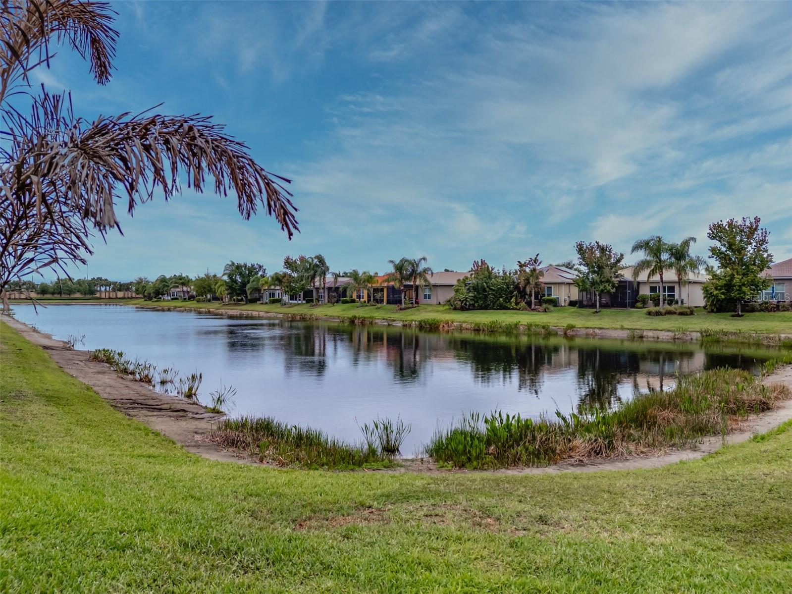VALENCIA LAKES TR N - Residential