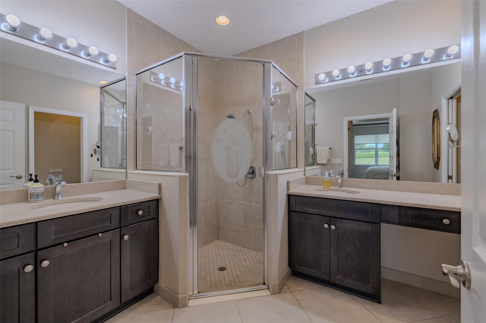 VALENCIA LAKES TR N - Residential