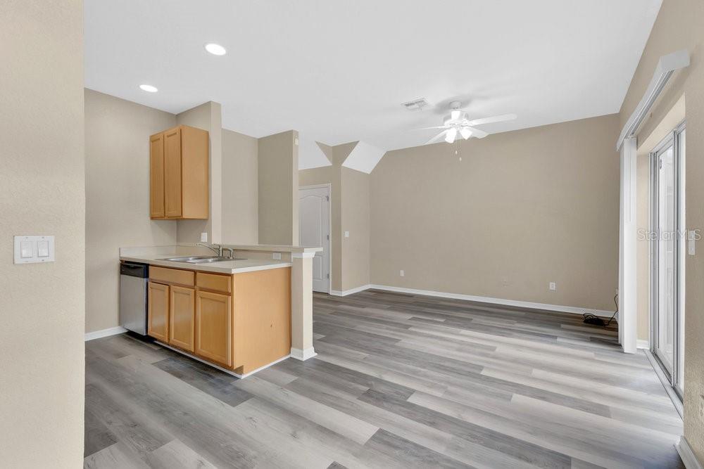 2377 CARAVELLE CIRCLE