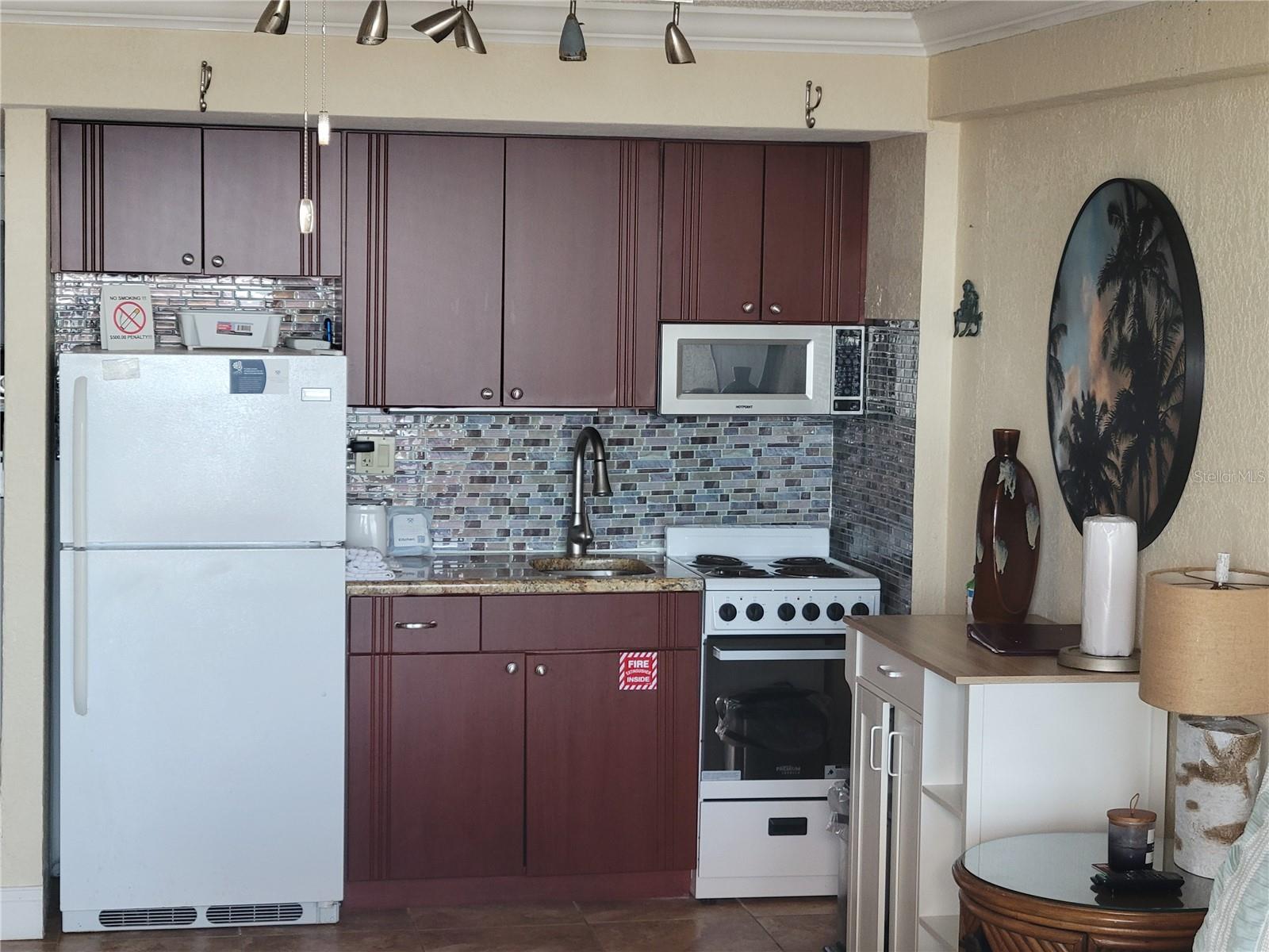 HAWAIIAN INN LC - Residential