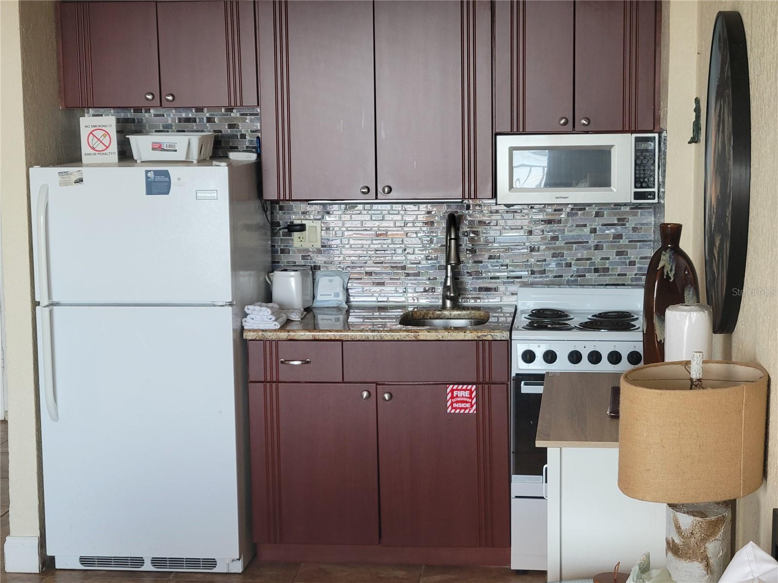 HAWAIIAN INN LC - Residential