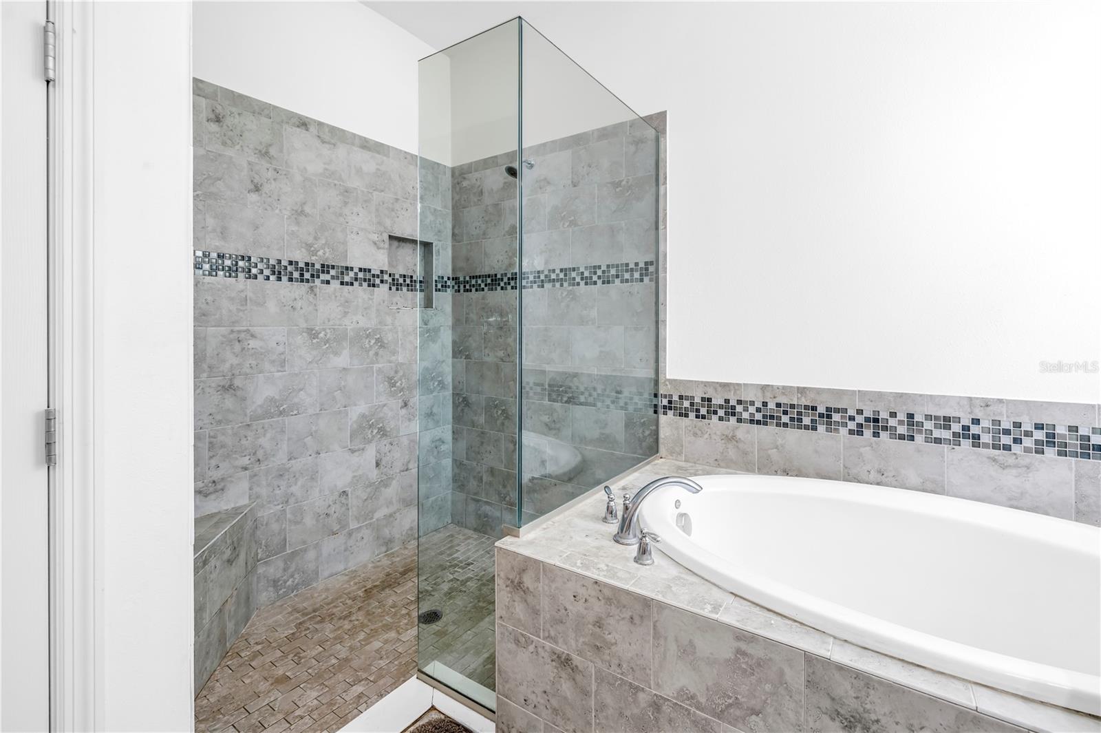 ARBOR LAKES ON PALMER RANCH - Residential