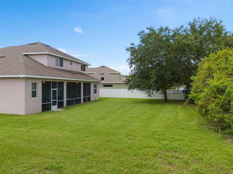 A home in AUBURNDALE