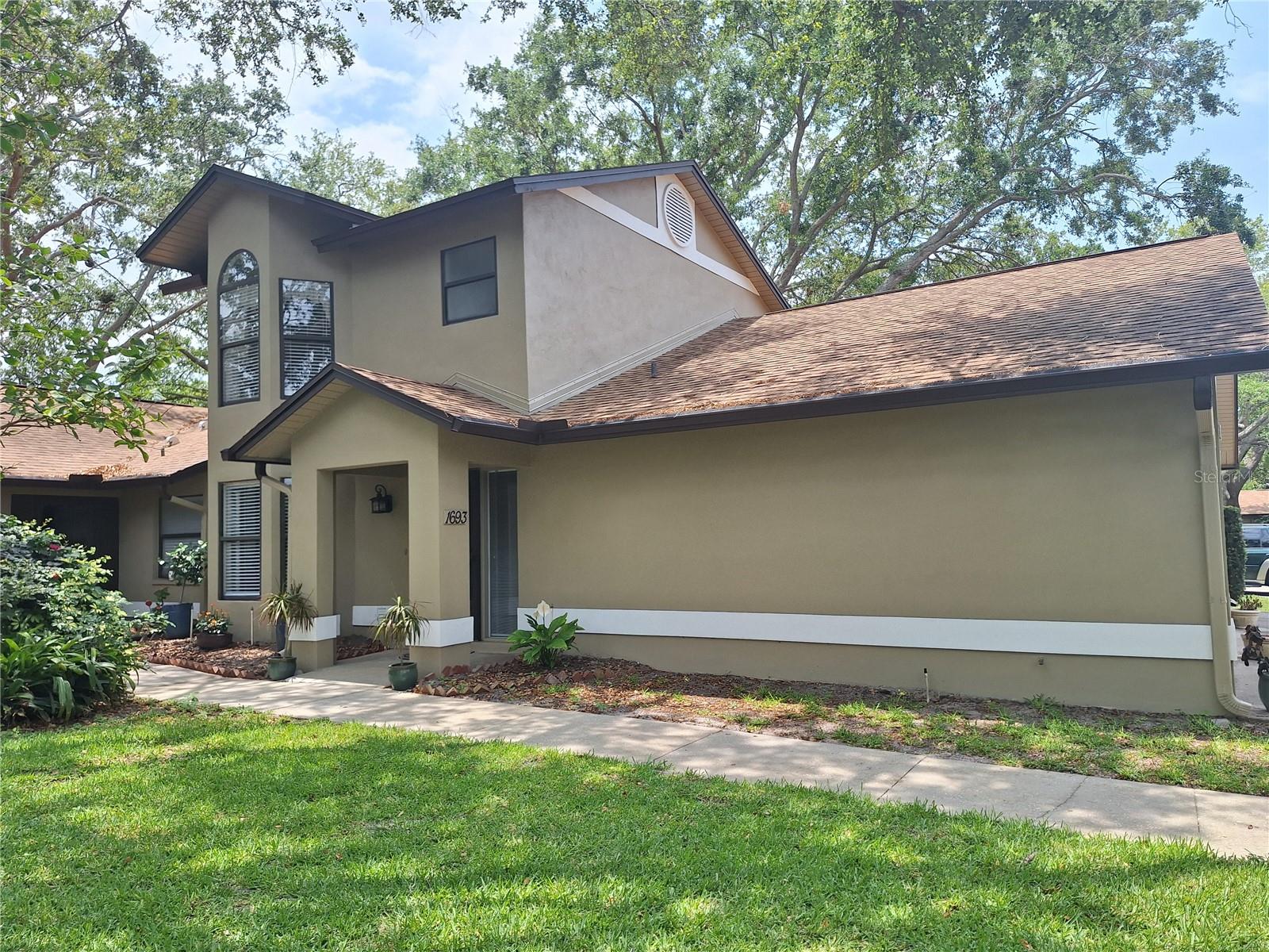 1693 FRY COURT