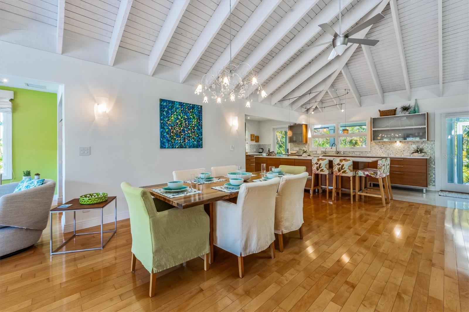 ISLAND CEDARS - Residential