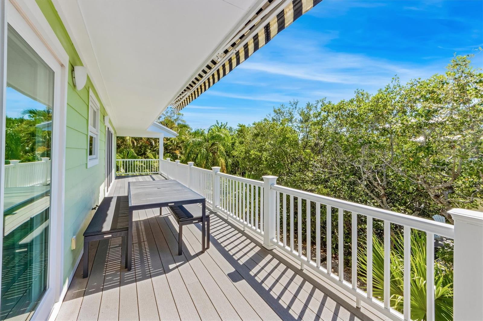 ISLAND CEDARS - Residential