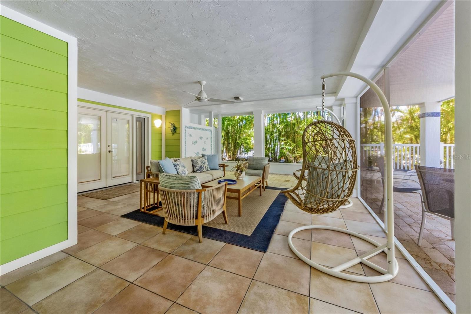 ISLAND CEDARS - Residential