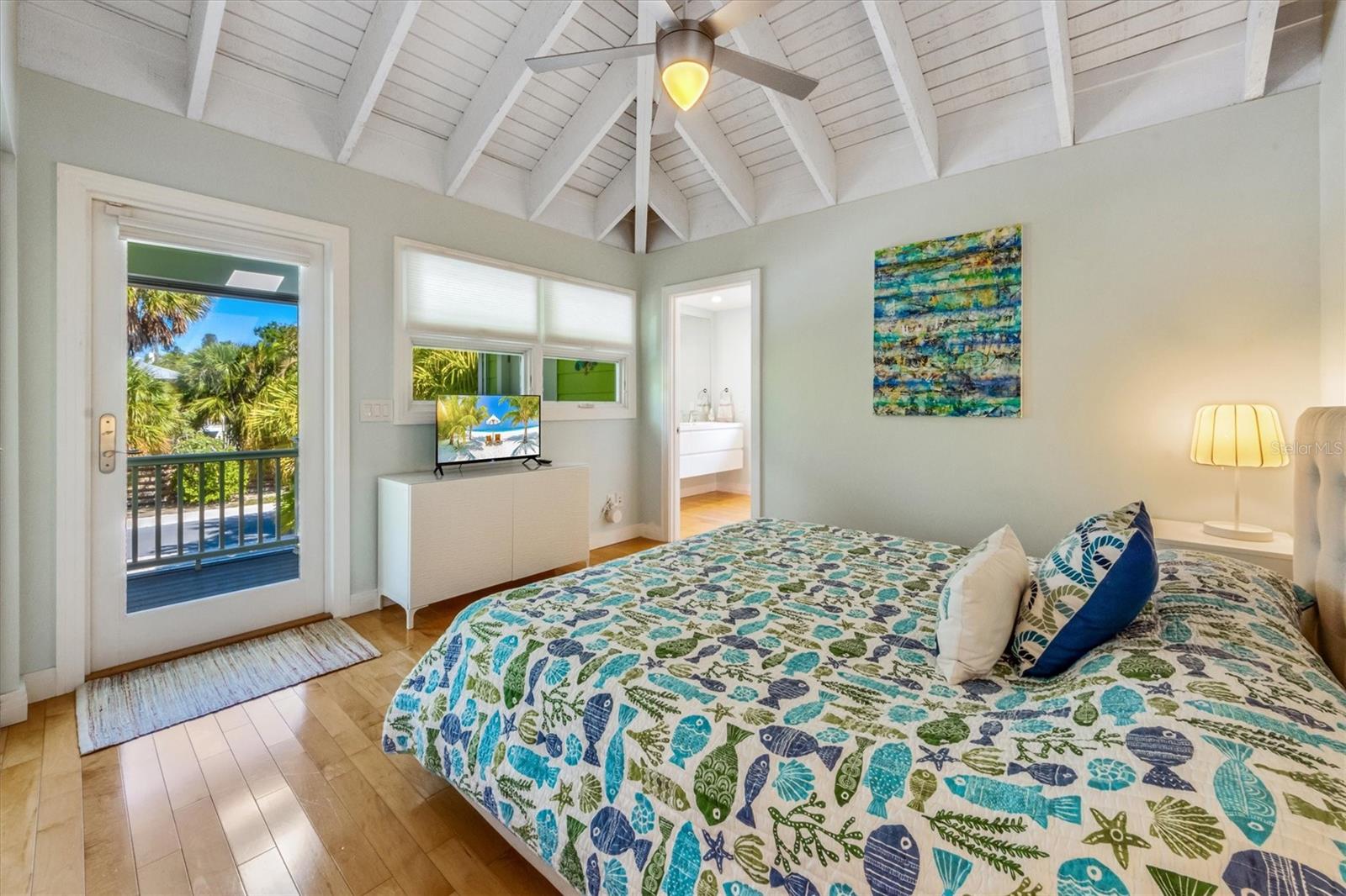 ISLAND CEDARS - Residential