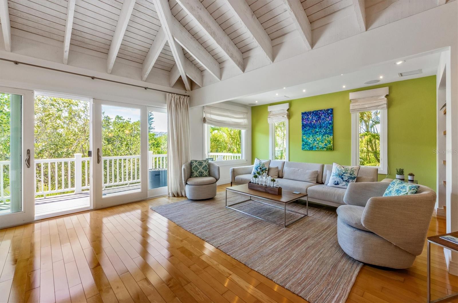 ISLAND CEDARS - Residential